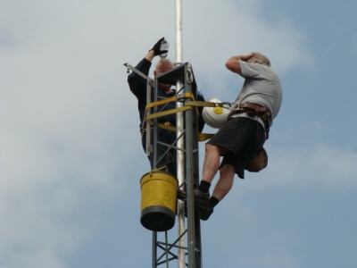 Antenna Raising at the club station_37