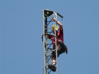 Antenna Raising at the club station_24