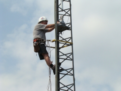 Antenna Raising at the club station_35