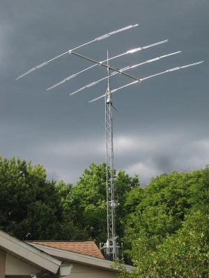 Antenna Raising at the club station_31